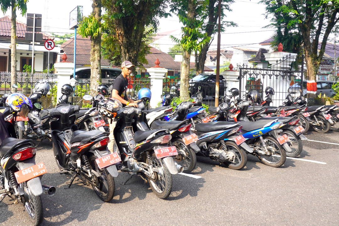 PENGECEKAN DAN APEL KENDARAAN RODA DUA DI LINGKUNGAN BPPKAD GROBOGAN